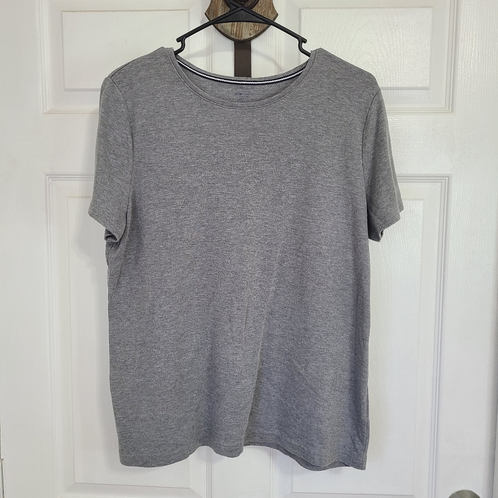 (382) Croft and Barrow Woman's Short Sleeve Blouse, Size: Large Color: Grey